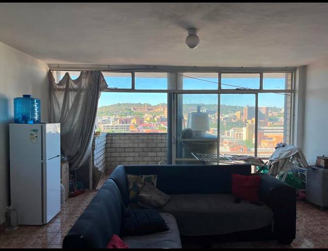 2 BEDROOM APARTMENT FOR SALE IN SUNNYSIDE